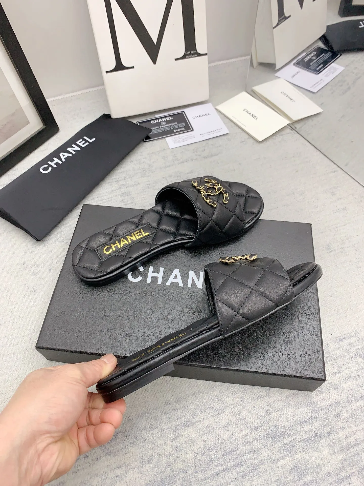 👟👟Ex-factory price 440👟👟 Women's shoes, women's clothing, women's shoes factory (higher version) [CHANEL] Chanel 2023AW super popular heavy craft hardware buckle motorcycle series💃🏻💃🏻💃🏻 ⚡️Authentic grade⚡️Top-grade version~ It is not on the same level as any version of the spot version in the domestic market. It is absolutely corresponding to the genuine product🤘🏻🤘🏻The original top-grade genuine leather sole is a real heavy craftsmanship and is OEMed by top domestic partners and costs a lot of money! There are more details, including hardware buckles, which are completely corresponding to the genuine products. You can compare them at the counter at will ✅ Upper: sheepskin ✅ Inner: imported sheepskin.. ✅ Outsole: genuine leather ✅ Heel height: flat ✅ Size: 35 to 40